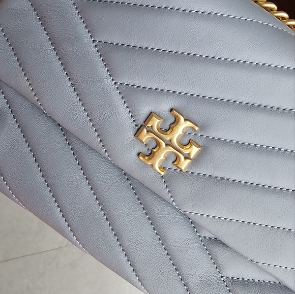 Tory Burch Kira Chevron Small Leather Shoulder Bag Rainwater Blue - Picture 2 of 16
